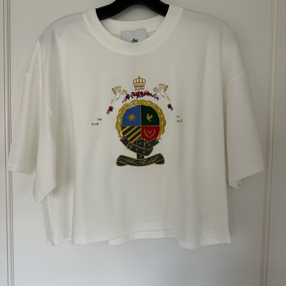 NWT Yellow the label Herald Crest Tee Large. - Picture 3 of 6